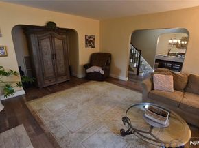 585 Monroe Place, Ridgefield NJ 07657