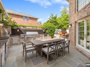 27 Roberts Road, Englewood Cliffs NJ 07632