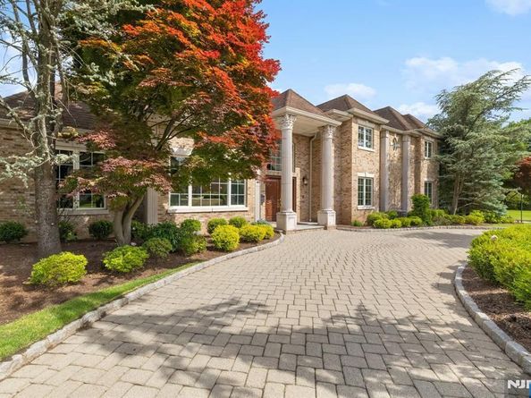 27 Roberts Road, Englewood Cliffs NJ 07632