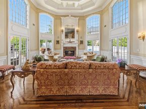 27 Roberts Road, Englewood Cliffs NJ 07632