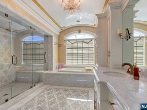 27 Roberts Road, Englewood Cliffs NJ 07632