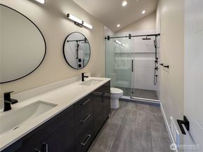 6909 42nd Avenue S A, Seattle WA 98118