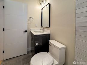 6909 42nd Avenue S A, Seattle WA 98118