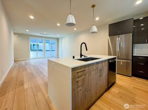 6909 42nd Avenue S A, Seattle WA 98118
