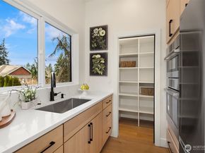12226 NE 70th Street, Kirkland WA 98033