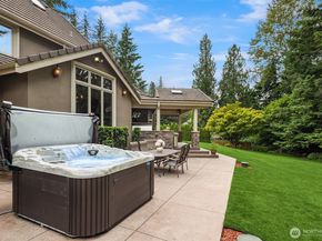 20450 NE 71st Street, Redmond WA 98053