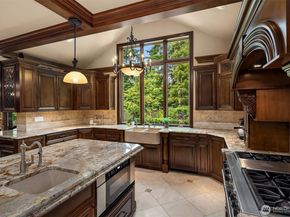20450 NE 71st Street, Redmond WA 98053