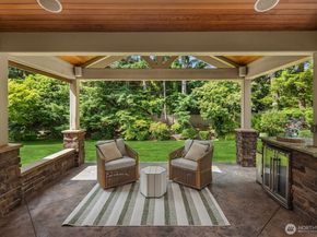 20450 NE 71st Street, Redmond WA 98053