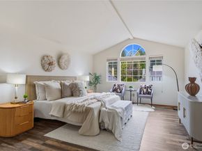 26057 SE 38th St, Sammamish WA 98029