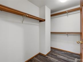 26057 SE 38th St, Sammamish WA 98029