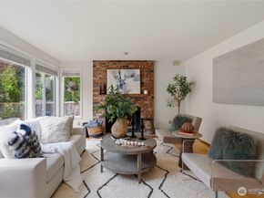 26057 SE 38th St, Sammamish WA 98029