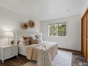 26057 SE 38th St, Sammamish WA 98029