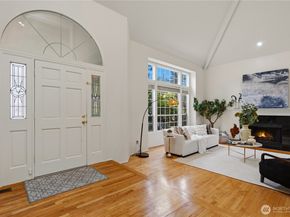 26057 SE 38th St, Sammamish WA 98029