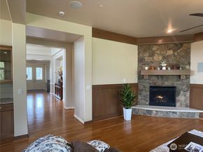883 Summerhill Ridge Drive NW, Issaquah WA 98027