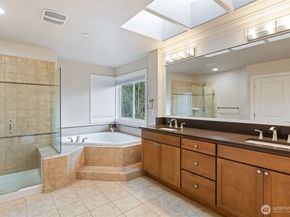 883 Summerhill Ridge Drive NW, Issaquah WA 98027