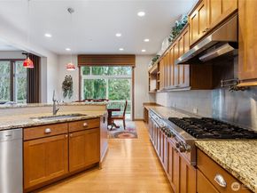 883 Summerhill Ridge Drive NW, Issaquah WA 98027