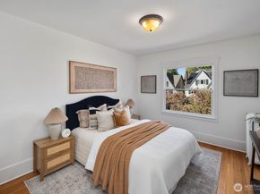 1902 Bigelow Avenue N 304, Seattle WA 98109