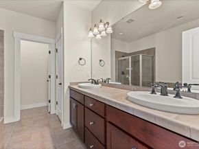 13914 N Pointe Circle E, Mill Creek WA 98012