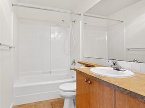 18 Dravus Street 407, Seattle WA 98109