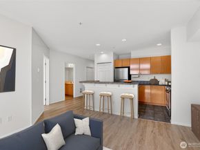 18 Dravus Street 407, Seattle WA 98109