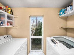 23613 112th Avenue SE J202, Kent WA 98031
