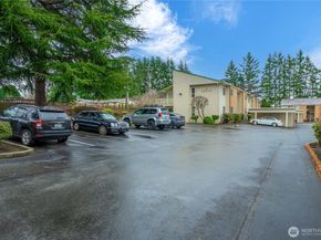23613 112th Avenue SE J202, Kent WA 98031