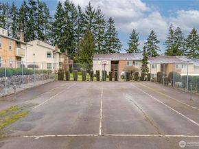 23613 112th Avenue SE J202, Kent WA 98031