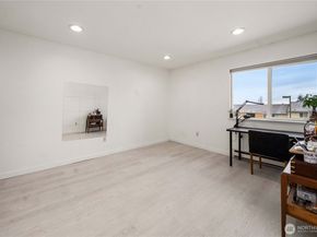 23613 112th Avenue SE J202, Kent WA 98031