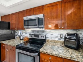 23613 112th Avenue SE J202, Kent WA 98031