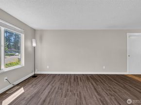 30141 3rd Place SW, Federal Way WA 98023