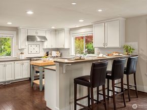 1617 216th Avenue NE, Sammamish WA 98074