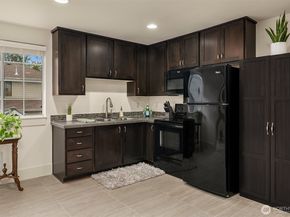 1617 216th Avenue NE, Sammamish WA 98074