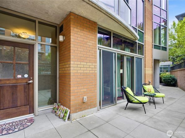 10620 NE 9th Place TH6, Bellevue WA 98004