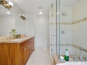 10620 NE 9th Place TH6, Bellevue WA 98004