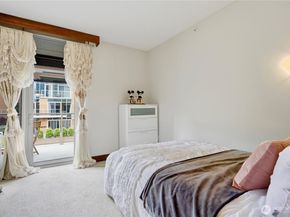 10620 NE 9th Place TH6, Bellevue WA 98004