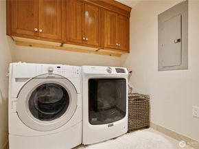 10620 NE 9th Place TH6, Bellevue WA 98004