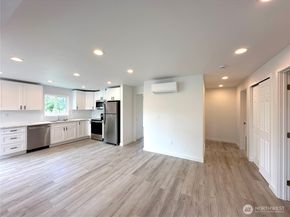 1743 SE Crawford Road, Port Orchard WA 98366