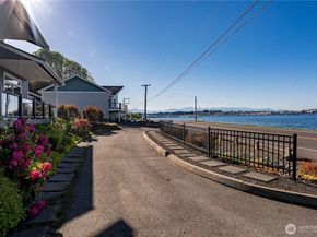 1253 Beach Drive E, Port Orchard WA 98366