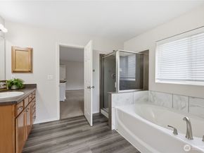 2731 SW Jabirin Way, Port Orchard WA 98367