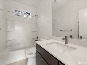 10215 135th Circle NE 28, Kirkland WA 98033