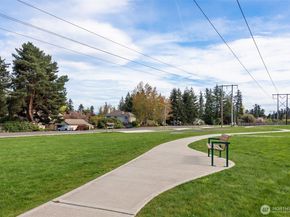 10215 135th Circle NE 28, Kirkland WA 98033