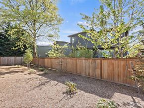 10215 135th Circle NE 28, Kirkland WA 98033