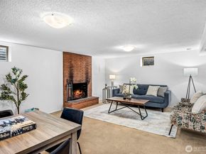 13717 NE 70th Place, Redmond WA 98052