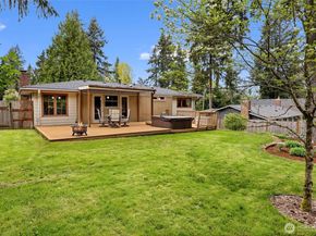 13717 NE 70th Place, Redmond WA 98052