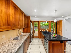 13717 NE 70th Place, Redmond WA 98052