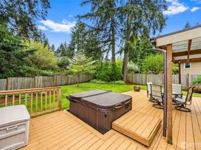 13717 NE 70th Place, Redmond WA 98052