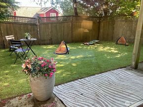 621 NE 77th Street, Seattle WA 98115