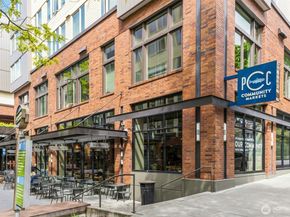 621 NE 77th Street, Seattle WA 98115