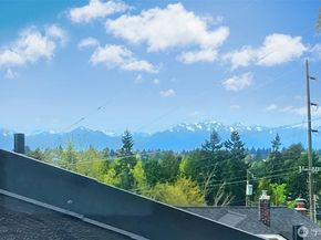 621 NE 77th Street, Seattle WA 98115