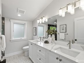 8817 Densmore Avenue N, Seattle WA 98103